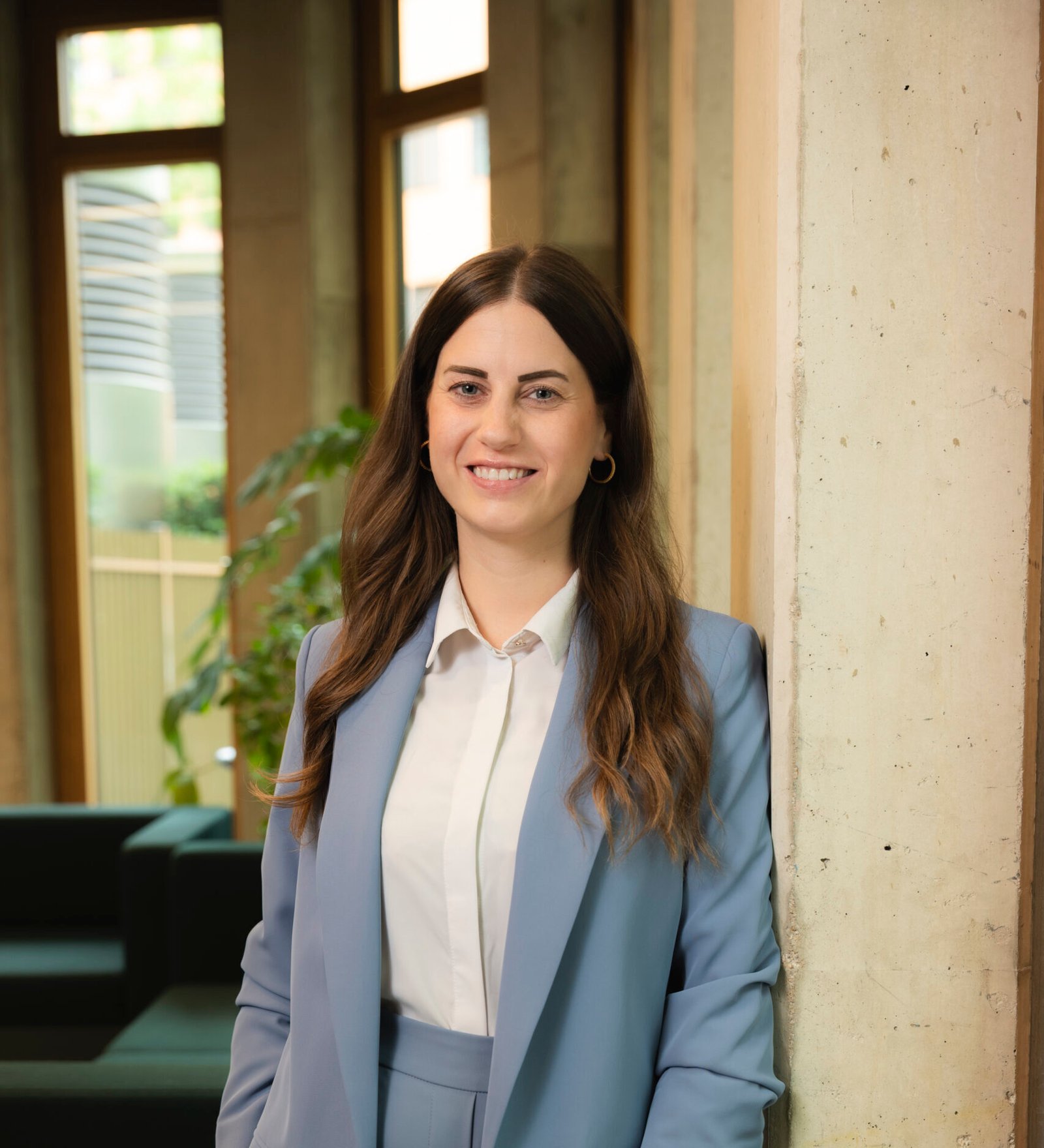 ÜBER UNS-Nicole Trelle